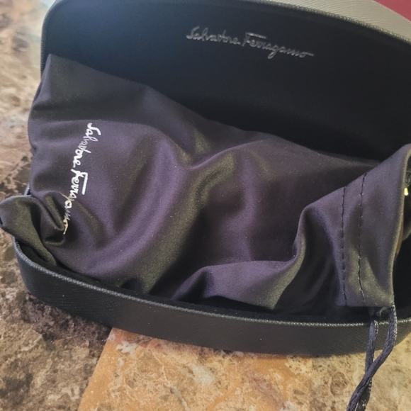 ❤ Salvatore Ferragamo Sunglasses - Picture 13 of 14